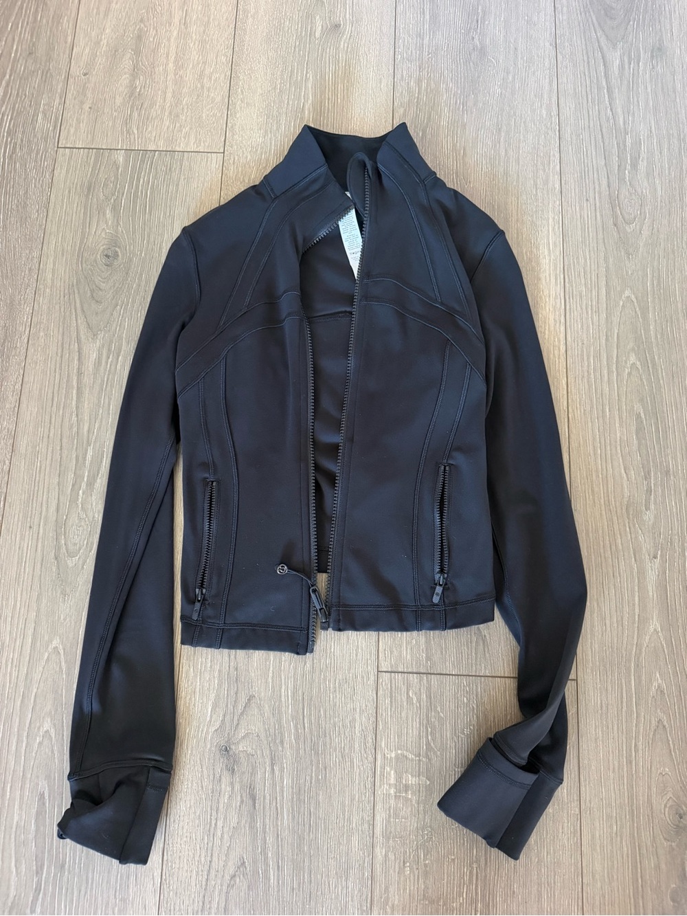 lululemon Define Cropped Jacket Nulu Black, size 4